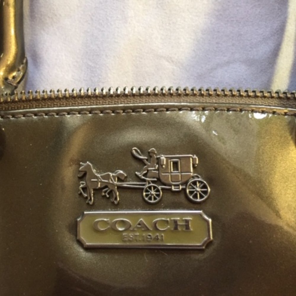 Metallic Coach Shoulder Purse - Picture 3 of 3